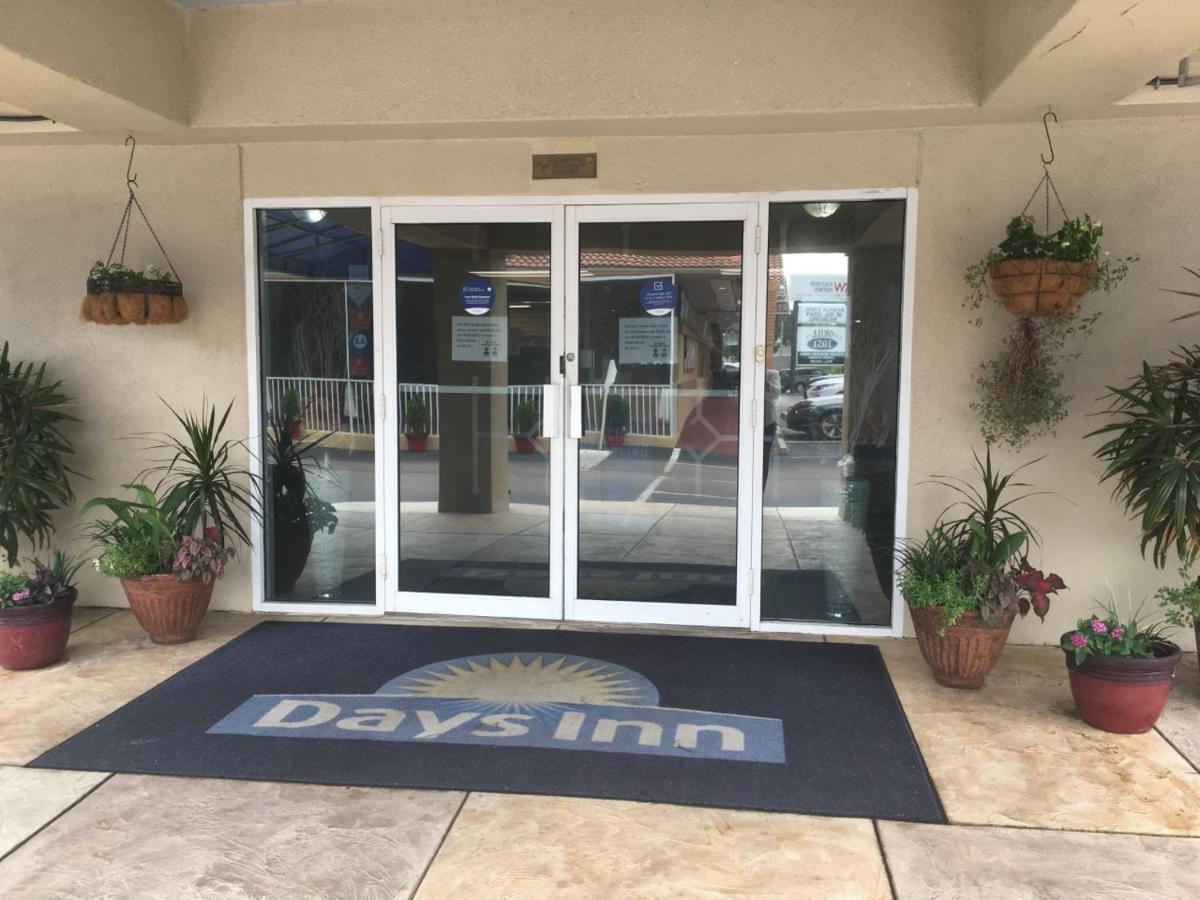 Days Inn By Wyndham Port Charlotte Town Center Exterior photo